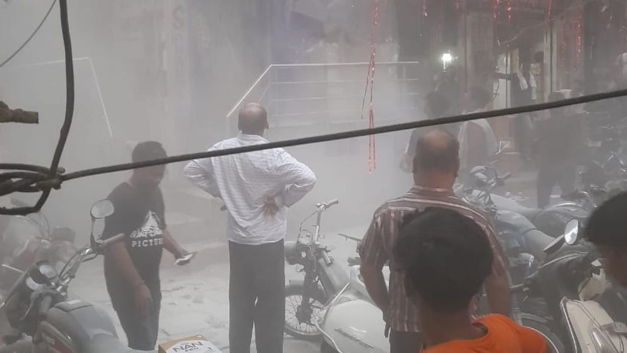 Wires burnt drug market in varanasi atmosphere chaos