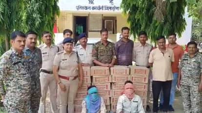 Morena News Police caught two mafia with 35 boxes of illegal liquor along with their vehicle