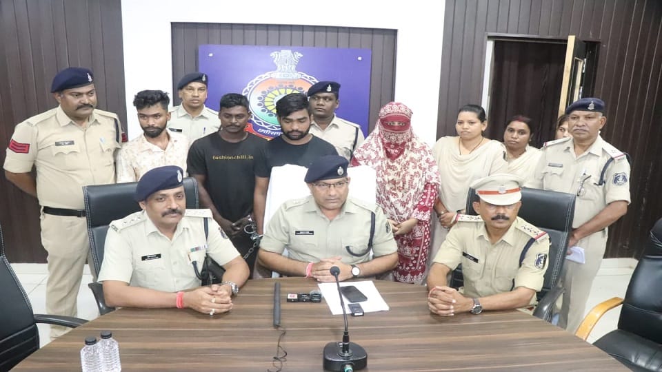 Conspiracy hatched to remove husband from way deal made for Rs 50 thousand in Durg