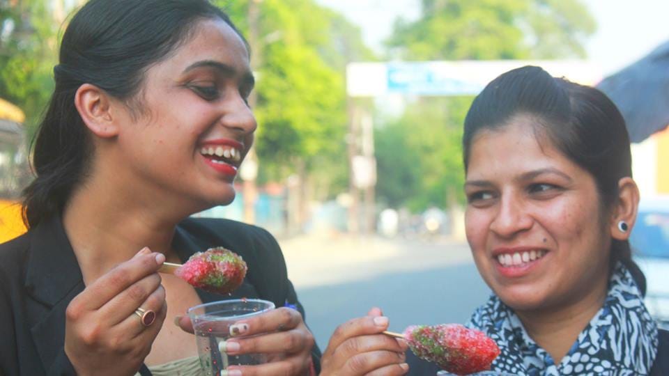 Heat wave in UP, Friday was hottest day of May in 13 years, mercury in Moradabad was 42 degrees.