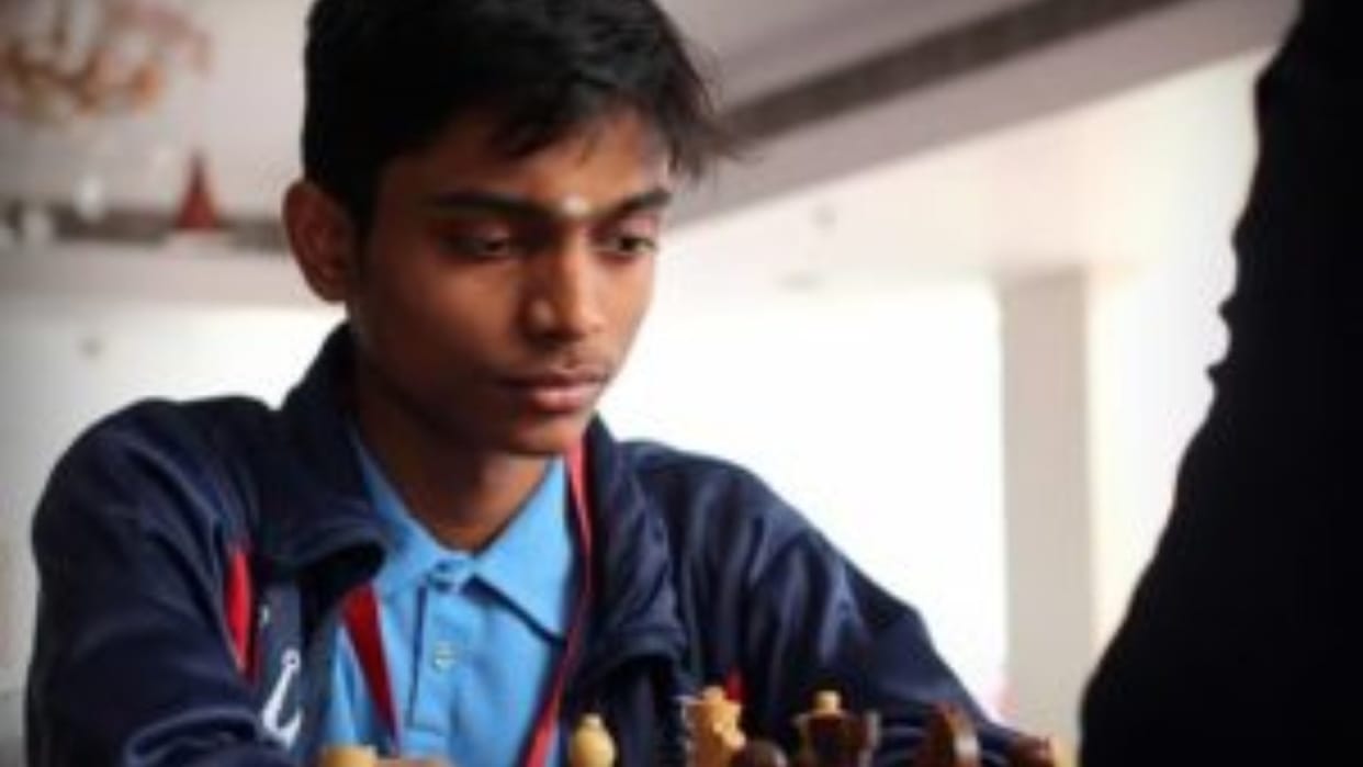 Chess: aravindh-chidambaram takes solo lead in Sharjah Masters Chess, beats AR Saleh Salem