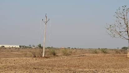 Wires taken out from electric pole in Agar Malwa