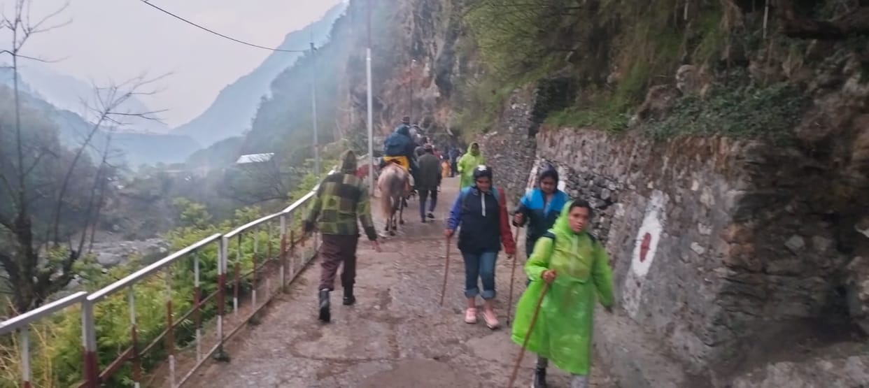 Uttarakhand Weather Update Rainfall in Yamunotri Dham and Hilly Area Alert  also