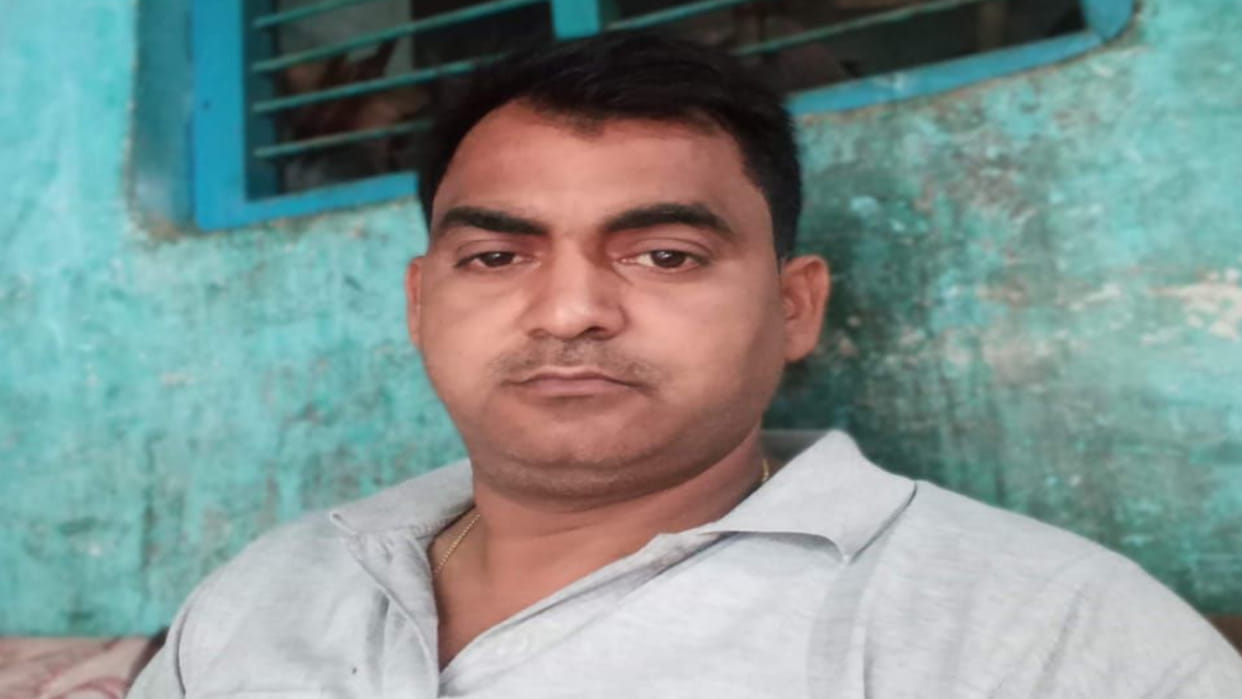 A middle-aged man who went to save children in a fight in Gorakhpur's Gagha, died, accused of murder.