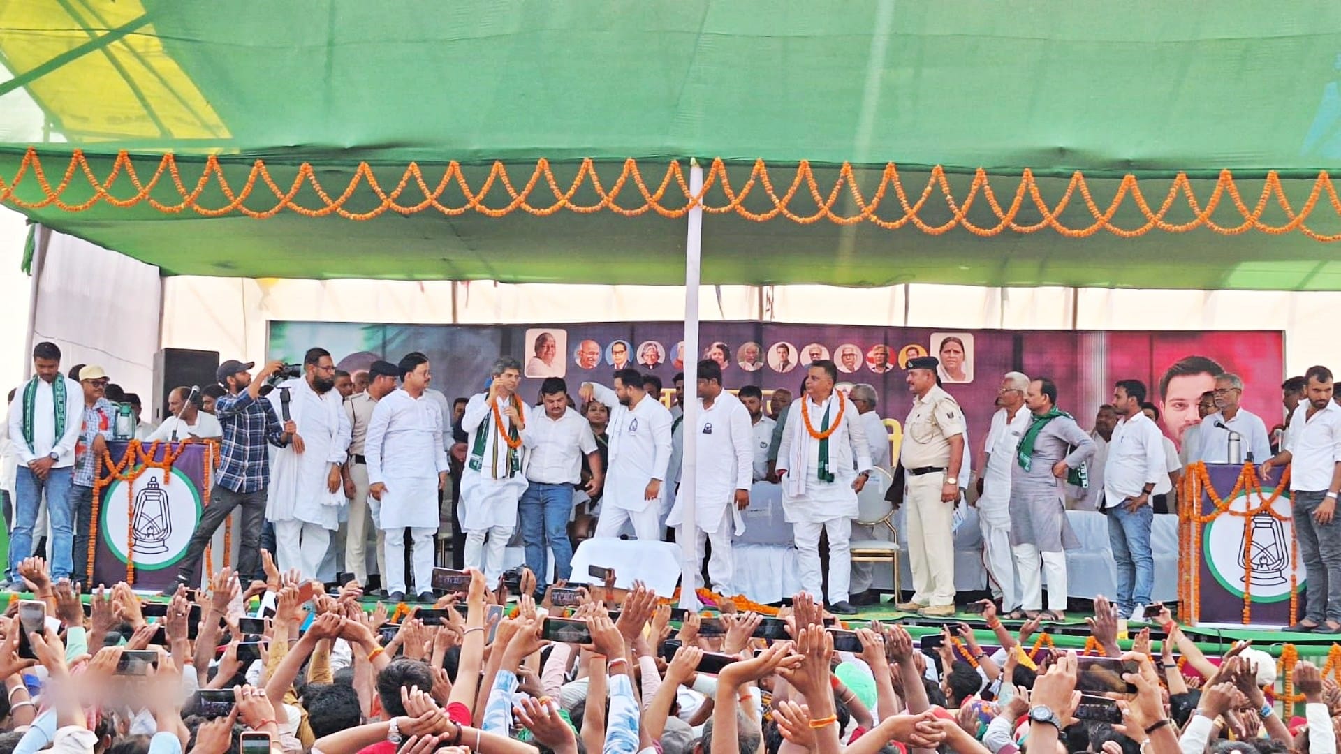 LS Polls: Tejashwi Yadav says I talk about language of pen, but BJP is talking about Hindu-Muslim and sword