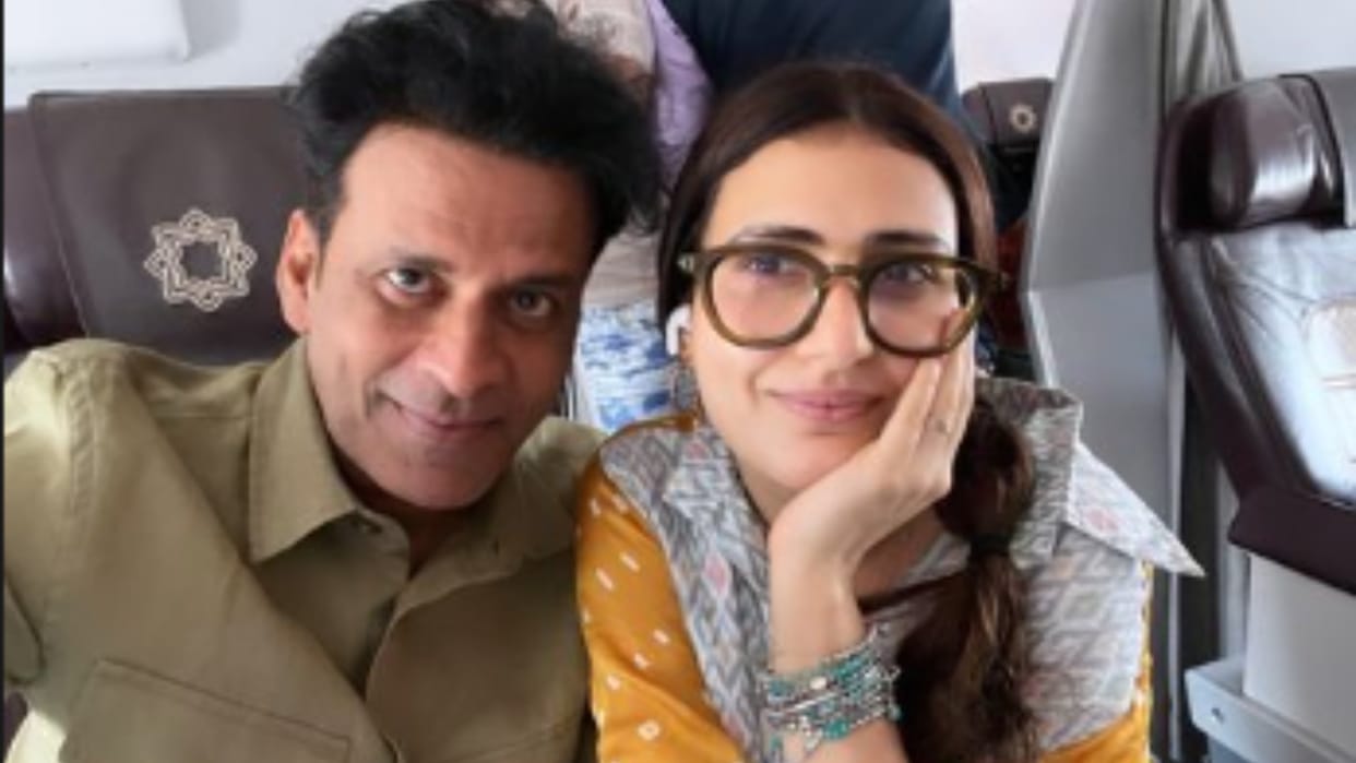 Fatima Sana Shaikh Met Manoj Bajpayee in Flight actress shared selfie said most favorite co actor