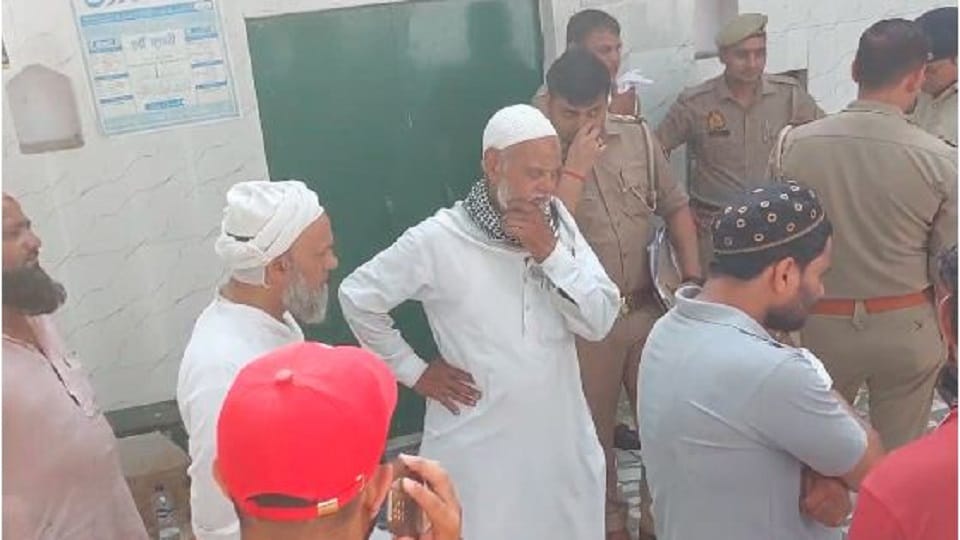dead body of a girl found in a mosque near Taj Mahal