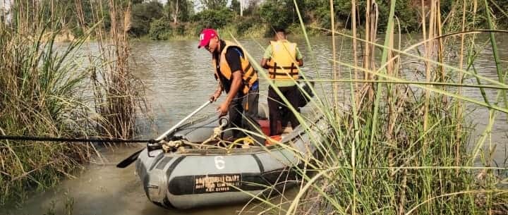 Muzaffarnagar: Two students drowned while bathing in Ganganahar, divers engaged in search