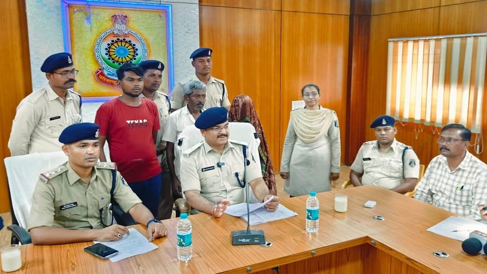 Younger brother murdered elder brother police revealed three accused arrested in Rajnandgaon