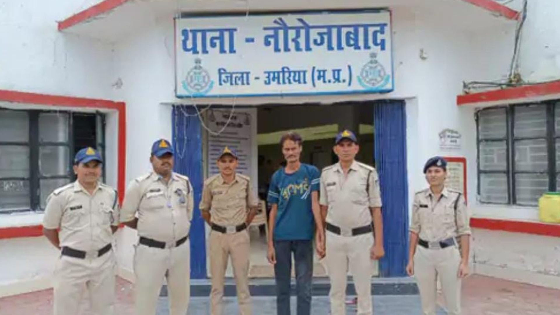 पुलिस की गिरफ्त में आरोपी