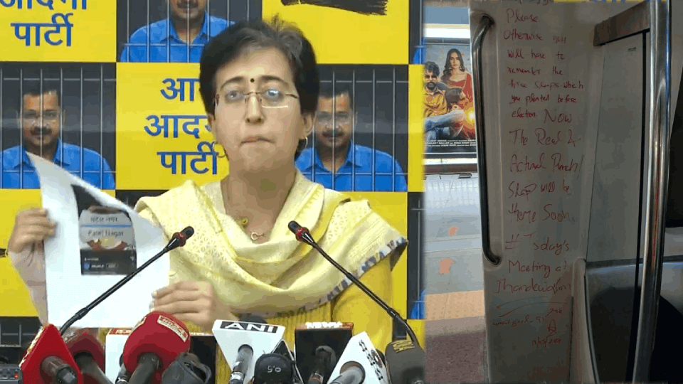 Conspiracy to kill Arvind Kejriwal threats written in Delhi Metro AAP big allegation on BJP