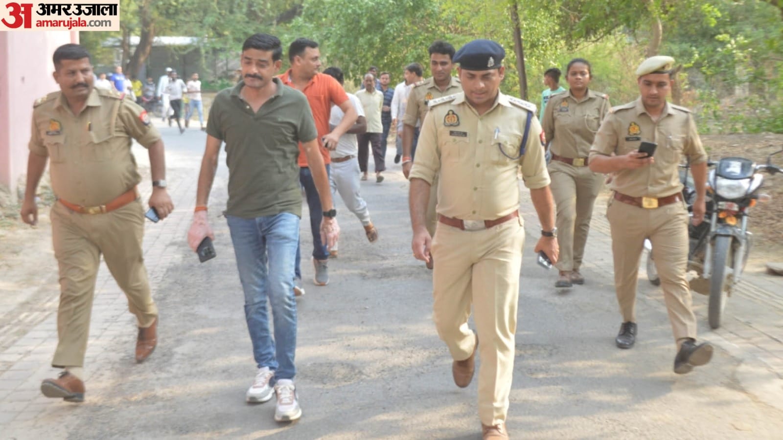 Woman murdered in mosque in Agra Husband divorced her 20 years ago used to serve in religious place