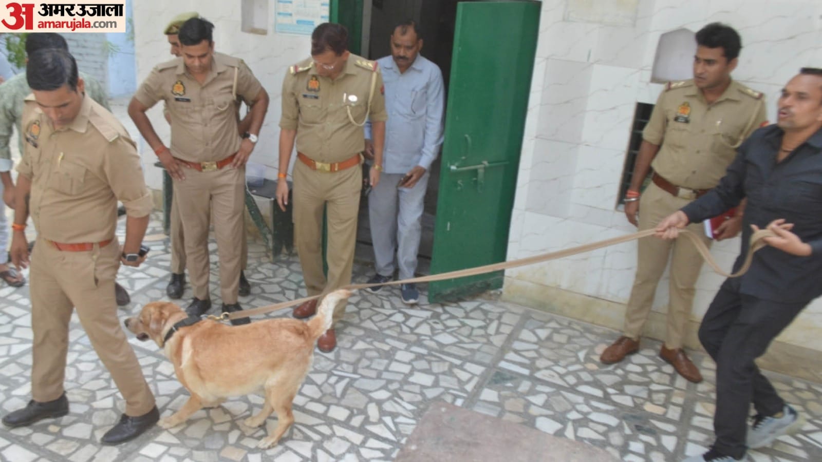 Woman murdered in mosque in Agra Husband divorced her 20 years ago used to serve in religious place