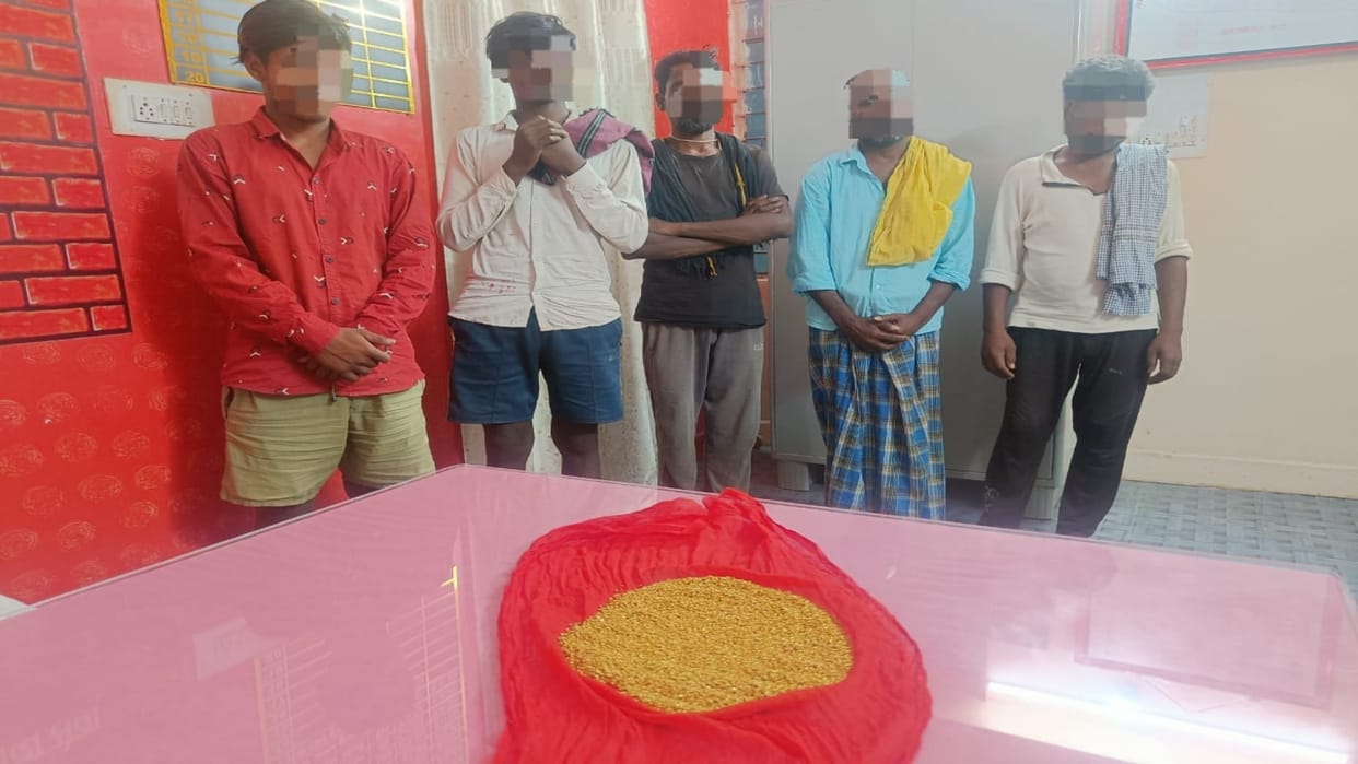 Bihar News: Inter-state gang selling fake gold busted in Nawada, five accused arrested