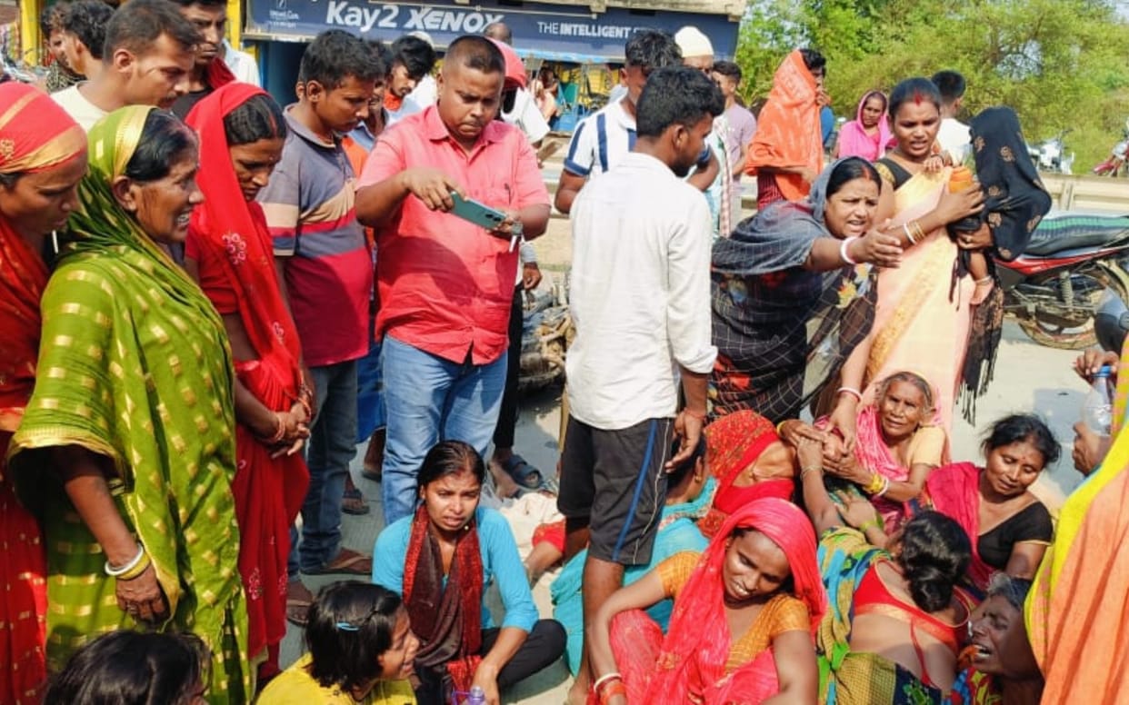 Bihar News : Three bike riders died in a road accident in Nawada bihar police