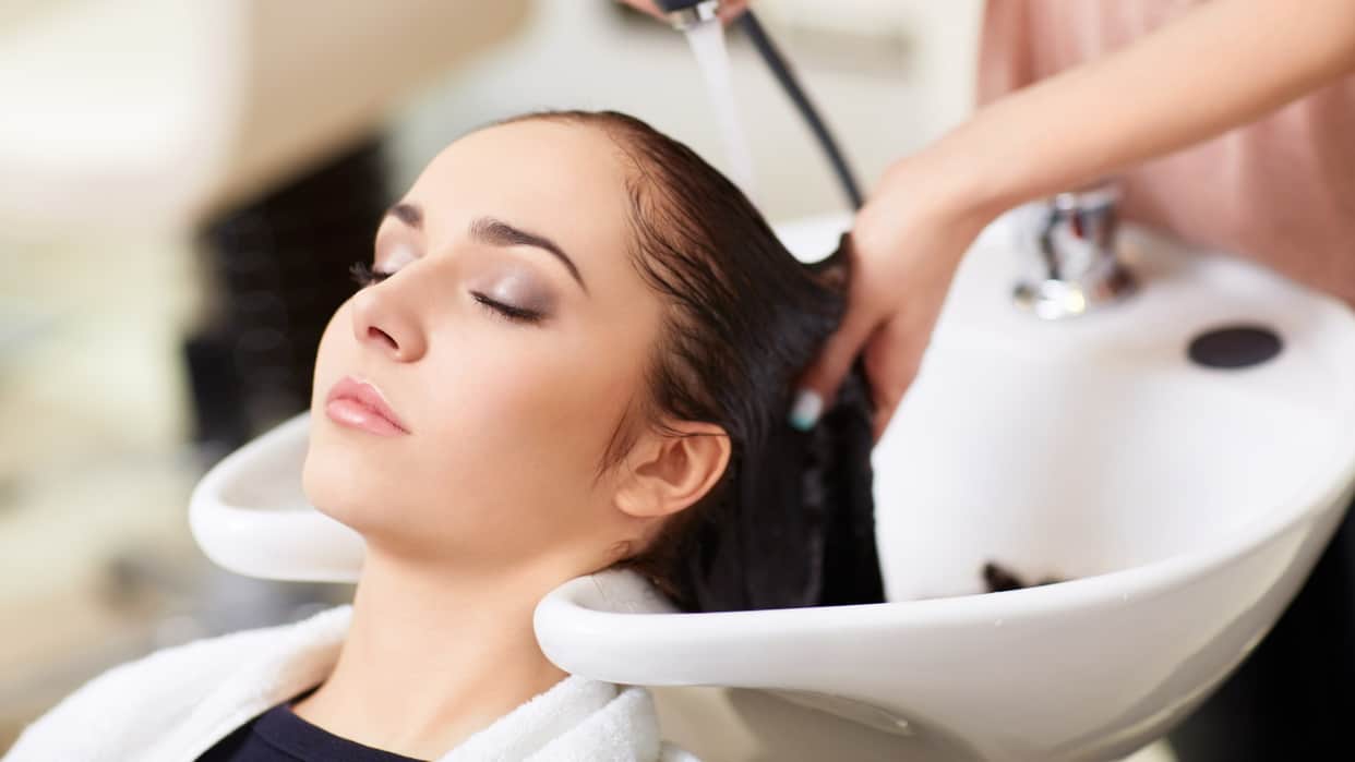 Hair Care Tips how to remove smell from your hair at home