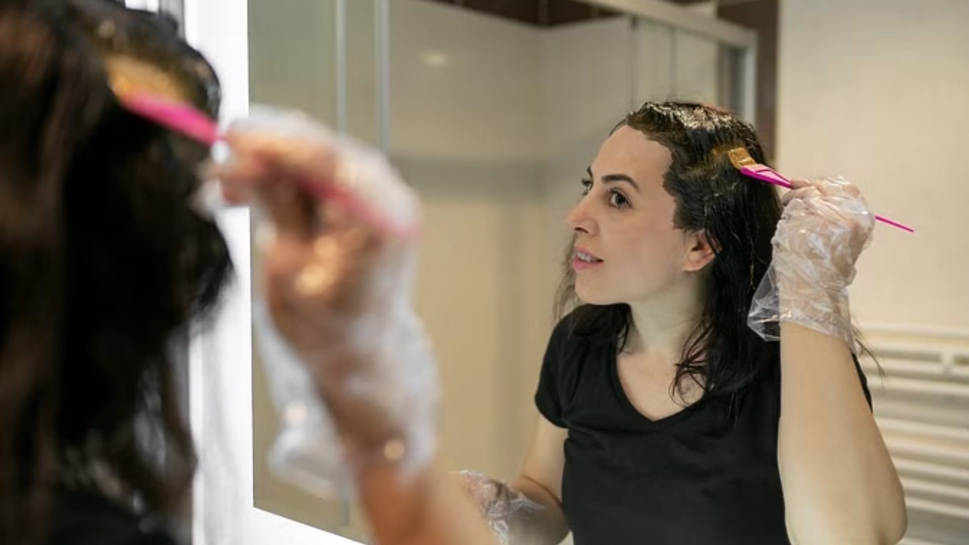 Hair Dye Vs Hair Mehndi Know Which Is More Harmful For Hair Know Difference