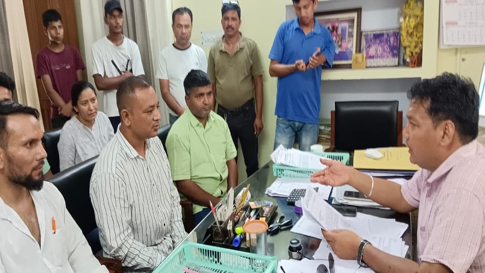 People protest against the electricity department in haldwani
