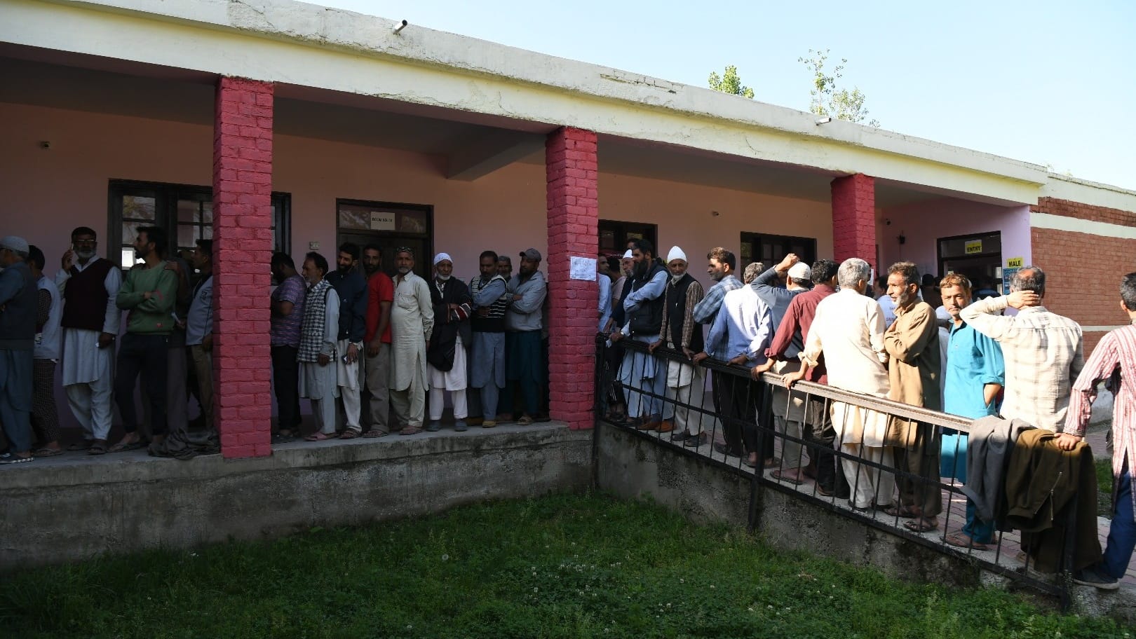 jammu kashmir baramulla Lok Sabha Election Phase 5 voting continue amid tight security