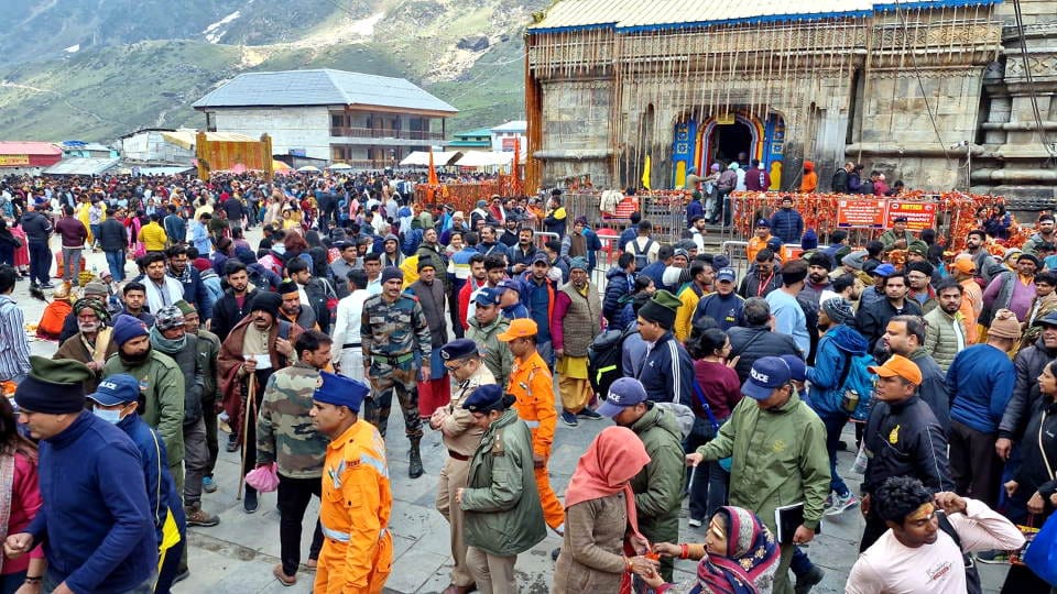 Kedarnath Dham Darshan started from sanctum sanctorum in Kedarnath Chardham Yatra 2024 Uttarakhand News