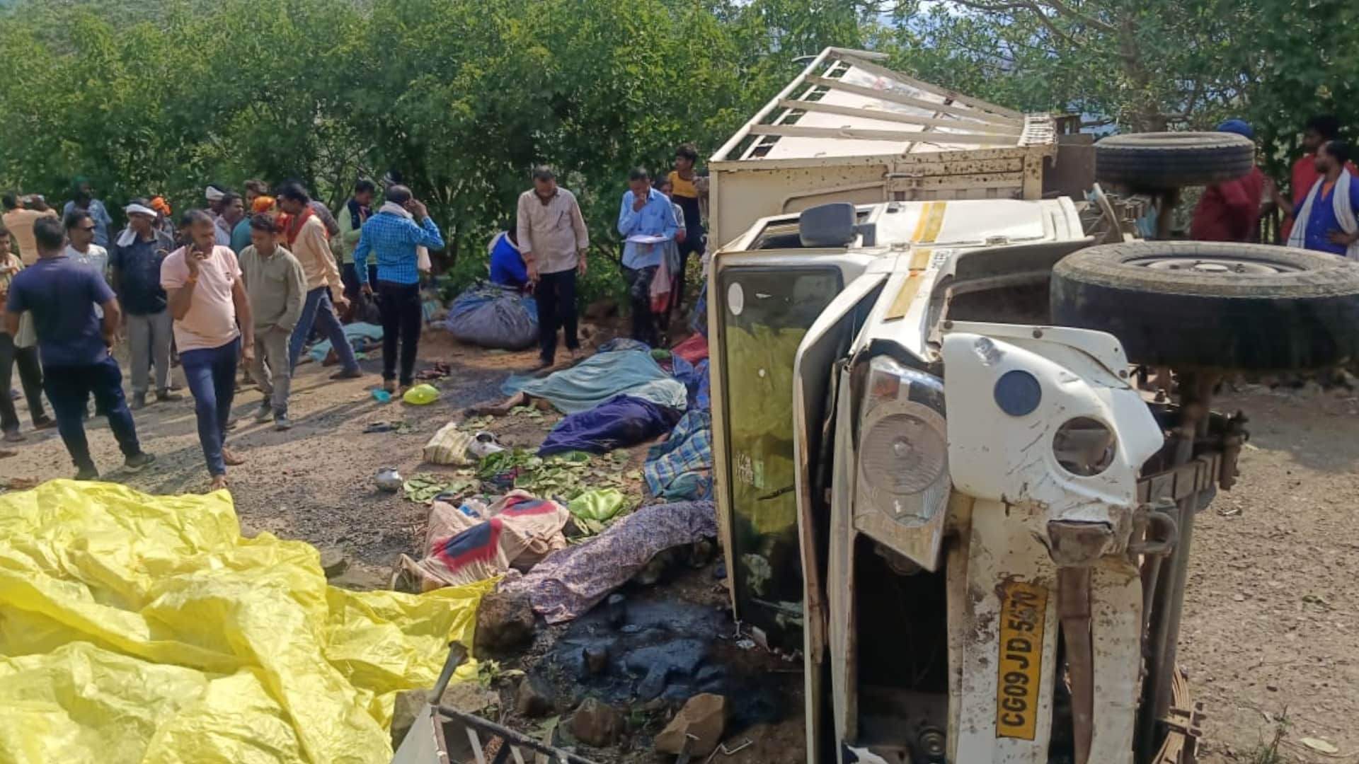 Kawardha Road Accident: 18 people dead and 4 injured in Road Accident, see Photos