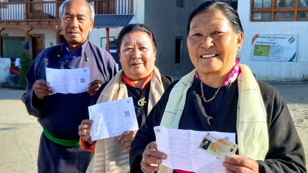 Ladakh lok sabha Election : photo story of Voting in Ladakh leh kargil