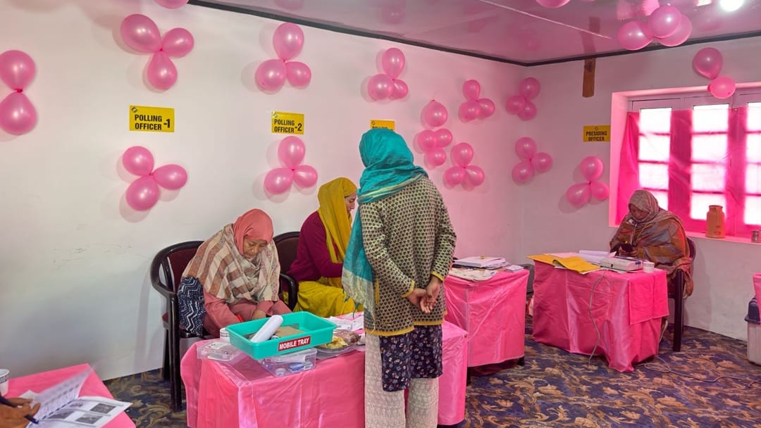 Ladakh lok sabha Election : photo story of Voting in Ladakh leh kargil
