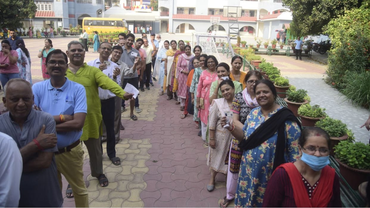 UP: 13.5 percent voting in Rae Bareli in first two hours, 10 percent voting in Lucknow, long queues