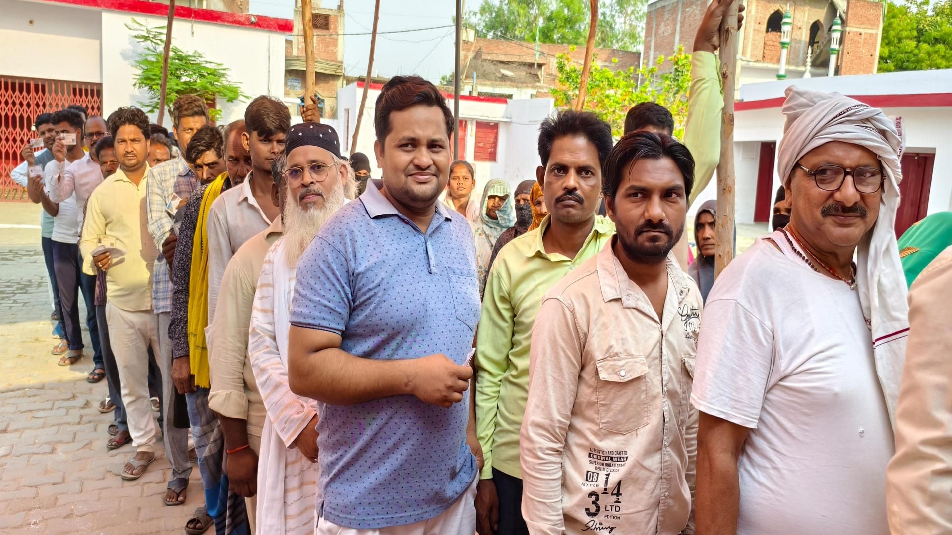 Kaushambi Loksabha Chunav Live Voting Begins For Kaushambi Loksabha