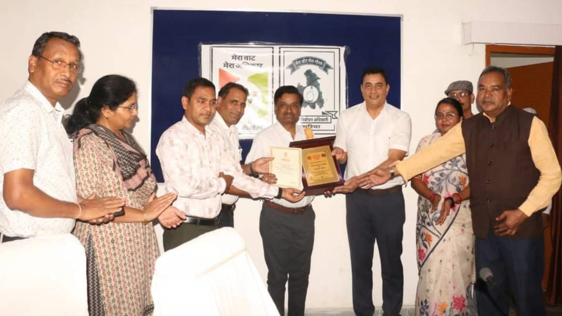 कलेक्टर सम्मानित