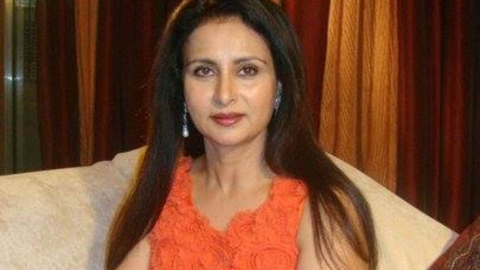 Sonakshi Sinha and Zaheer Iqbal wedding poonam Dhillon got invitation card warned groom to keep bride happy