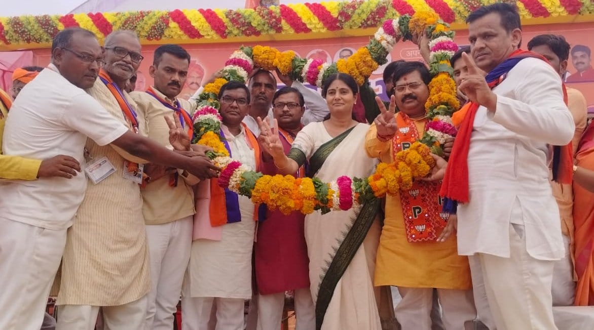 Anupriya Patel said: Those who are coming among you with SP flag to ask for votes, are tenants in SP's luxurio
