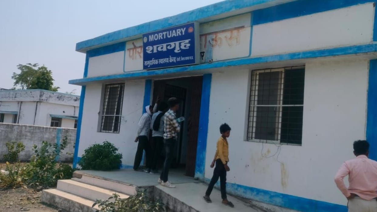Doctor wife commits suicide by hanging herself in Sagar