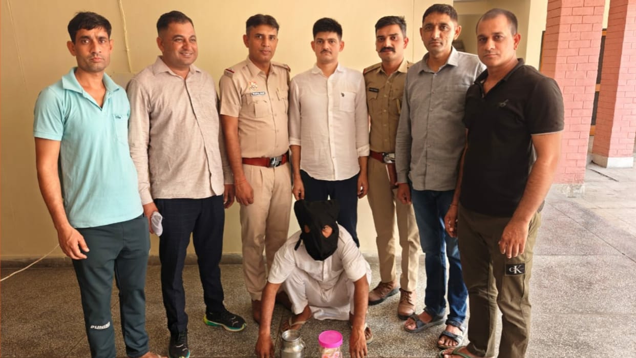 Hisar: 15 tola gold stolen from house in Kirmara, accused of thief arrested