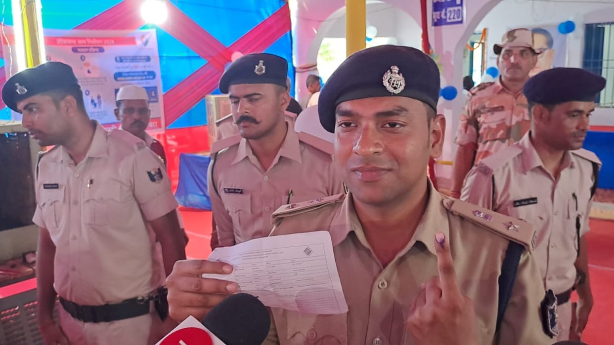 Saran Lok Sabha: Youths were excited to vote for first time, peaceful voting continues