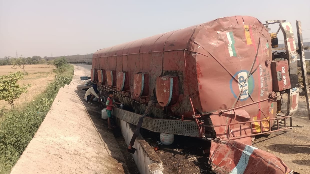 tanker full of refined oil overturned uncontrollably on highway in Jind
