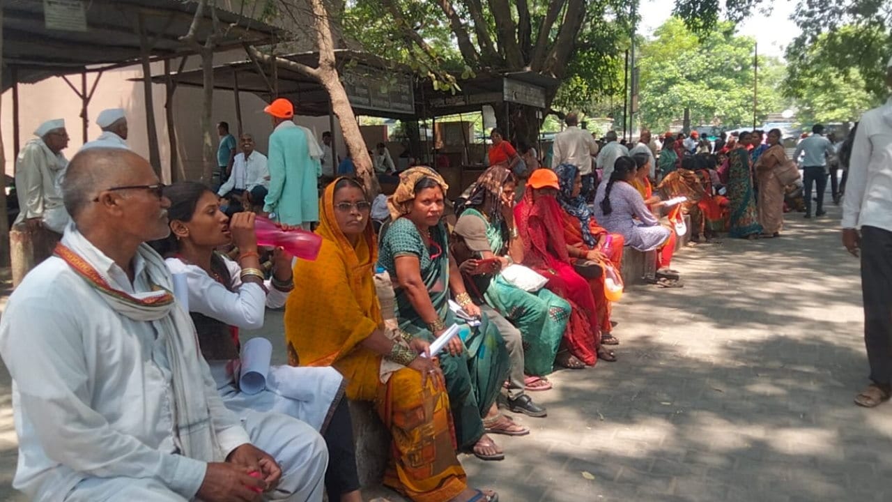 Chardham Yatra registration cancellation Angry passenger reached city magistrate office Haridwar Uttarakhand