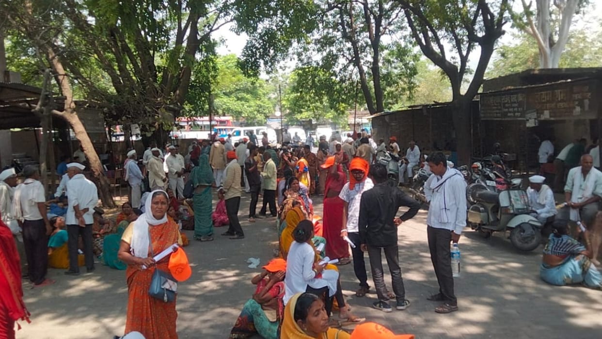 Chardham Yatra registration cancellation Angry passenger reached city magistrate office Haridwar Uttarakhand