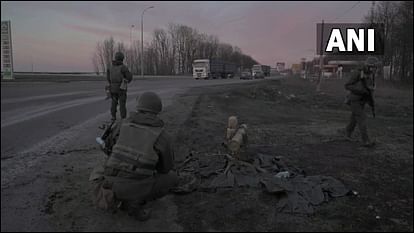 Ukraine: तीन वर्षों में रूस का सबसे बड़ा हमला, 472 ड्रोन दागे; मिसाइल अटैक में 12 यूक्रेनी सैनिकों की मौत Ukraine says Russia launched biggest drone attack Zelenskyy delegation to Istanbul