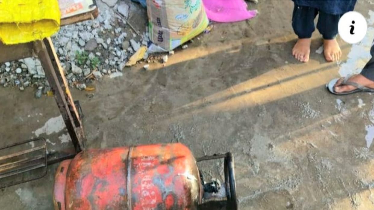 Fire broke out due to LPG leakage in Trimala, kitchen burnt to ashes