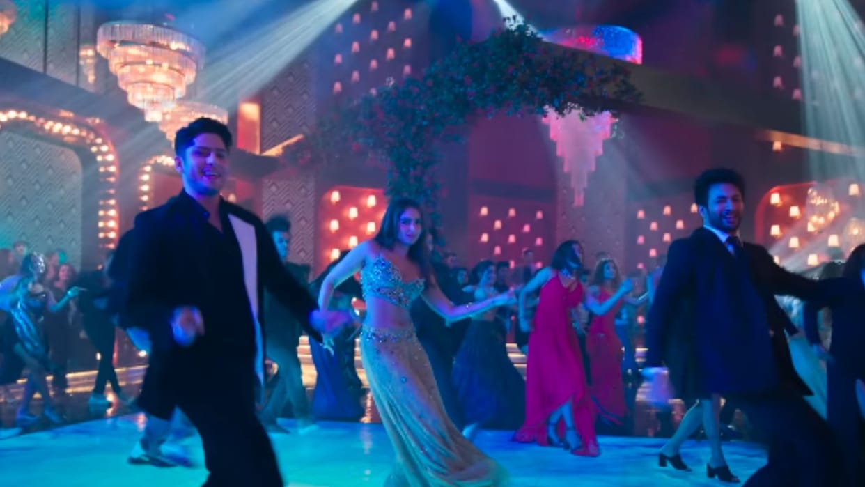 Ishq Vishk Rebound movie song Ishq Vishk Pyaar Vyaar out sonu nigam nikhita gandhi sings
