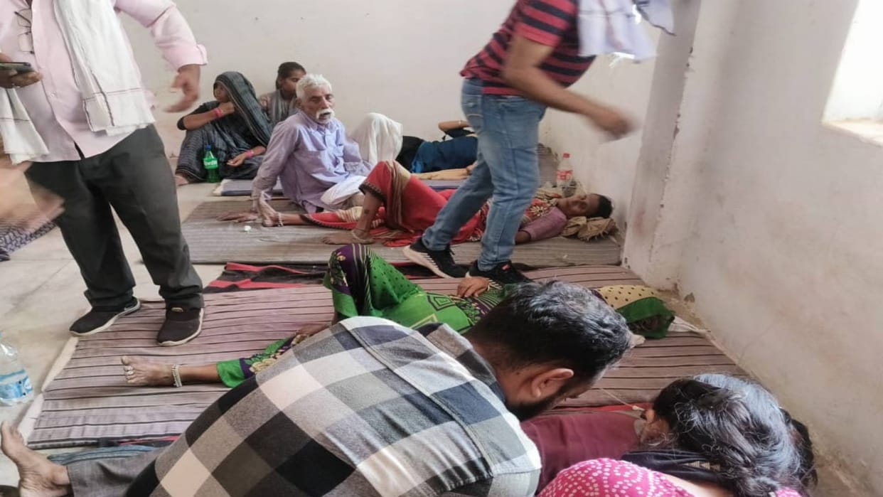Tikamgarh One child died after drinking contaminated water in Nagara village more than 30 people vomiting