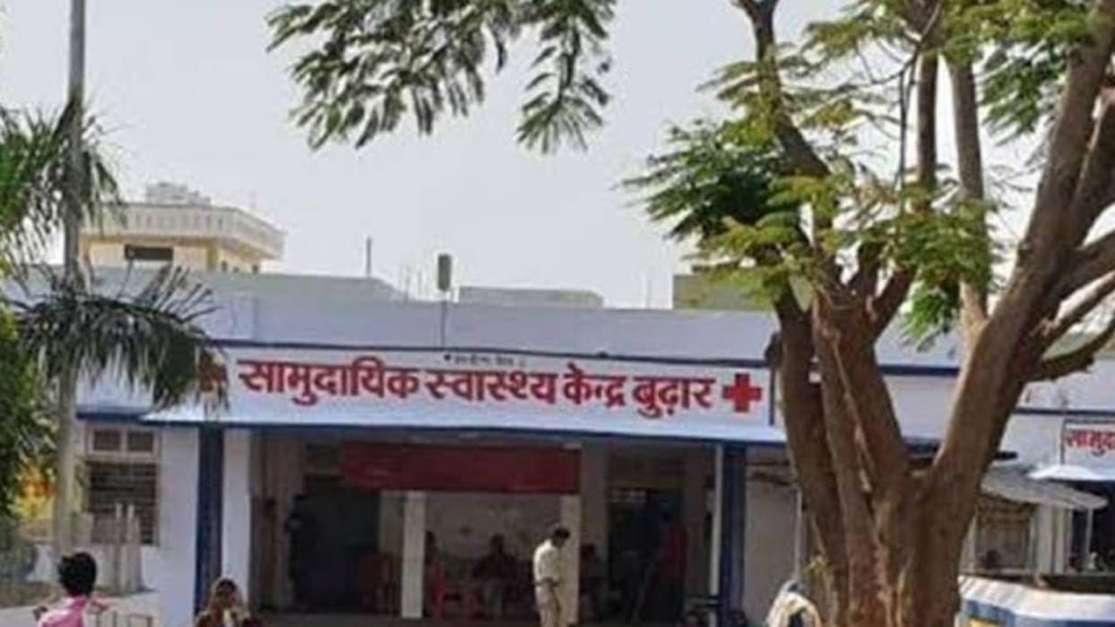 MP News Shahdol young man engrossed in devotion cut his tongue in front of Maa Kali statue and offered blood