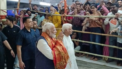 Lok Sabha Election 2024 Live Updates PM Narendra Modi women meeting in Kashi Varanasi News in Hindi
