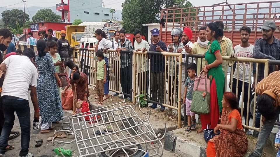 jeep going to Purnagiri with devotees collided with the bus in tanakpur