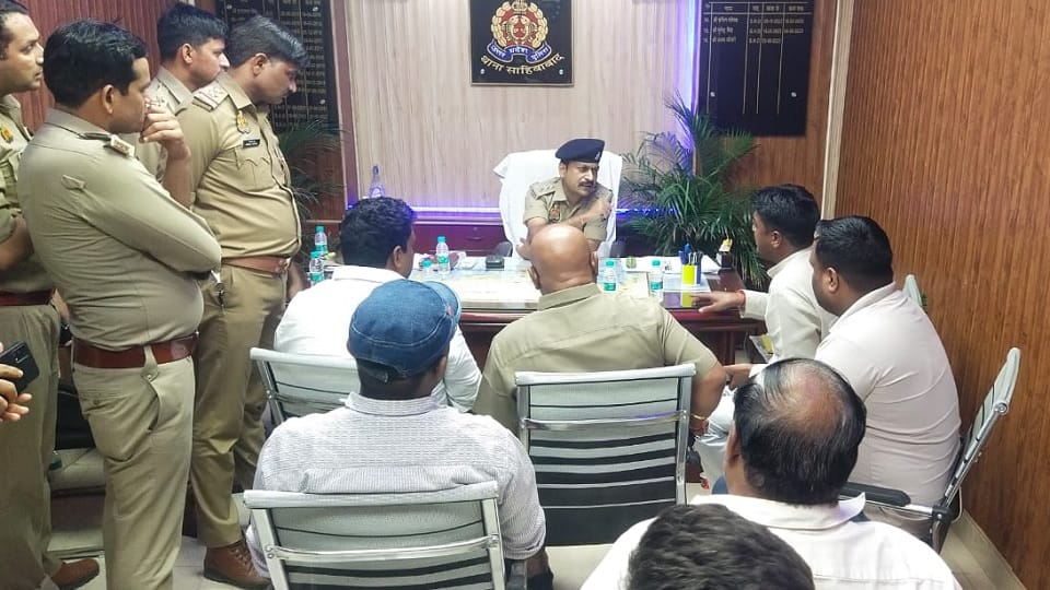 Ghazaibad News Case filed against BJP councilor