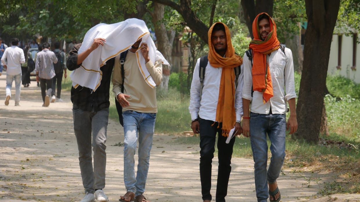 Varanasi Weather changed due to wind four days cloudy and chances of rain