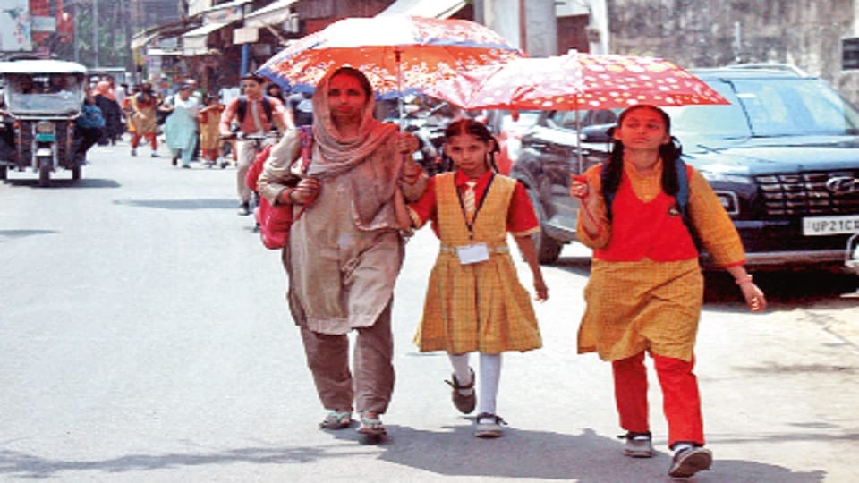 Weather: Health burnt due to sun heat, mercury in Moradabad 41.8 degrees