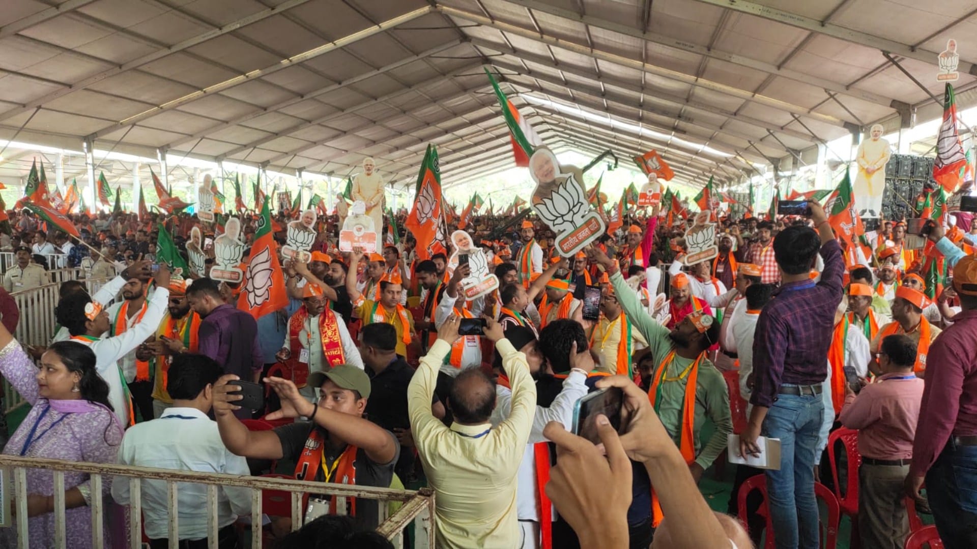 West Champaran Lok Sabha: PM says Modi may be a thorn in eyes of INDIA, but Modi is in every heart of country