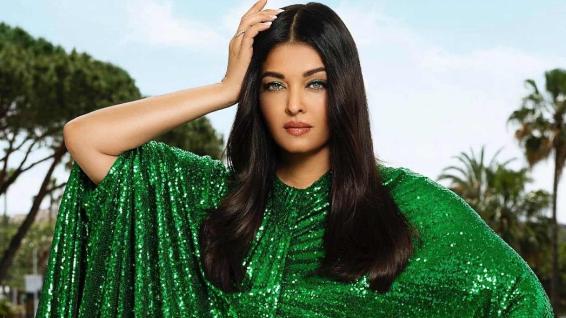 stars intimate kissing scene after marriage Ayushmann Khurrana kajol Aishwarya rai saif ali khan shahid kapoor